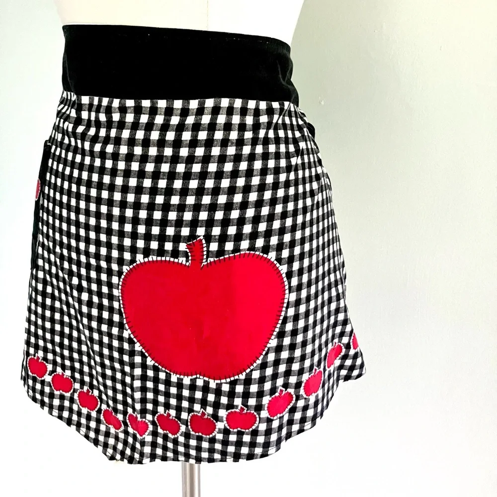 Vintage 40’s apples black & white gingham cotton feedsack apron